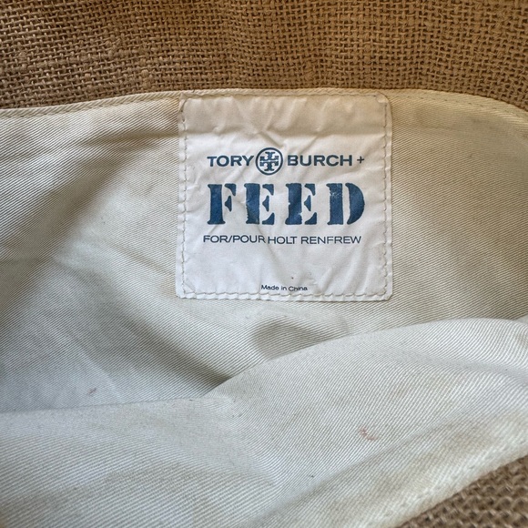 TORY BURCH x FEED Holt Renfrew Burlap Crossbody Bag RARE Red Strap - Picture 6 of 7